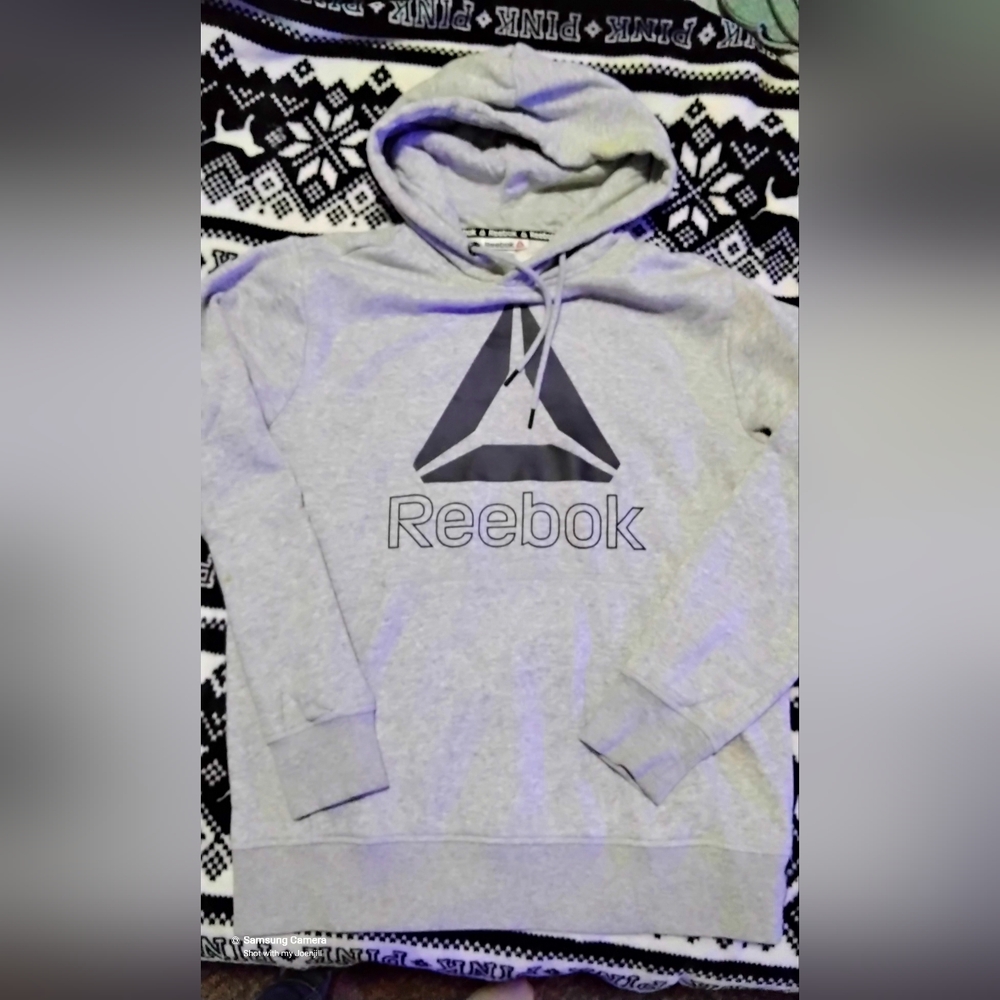Reebok hoody size small